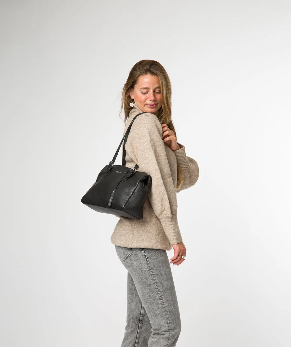 Faya' Black Leather Handbag
