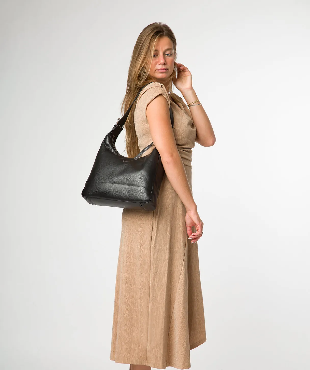 Kovo' Black Leather Shoulder Bag