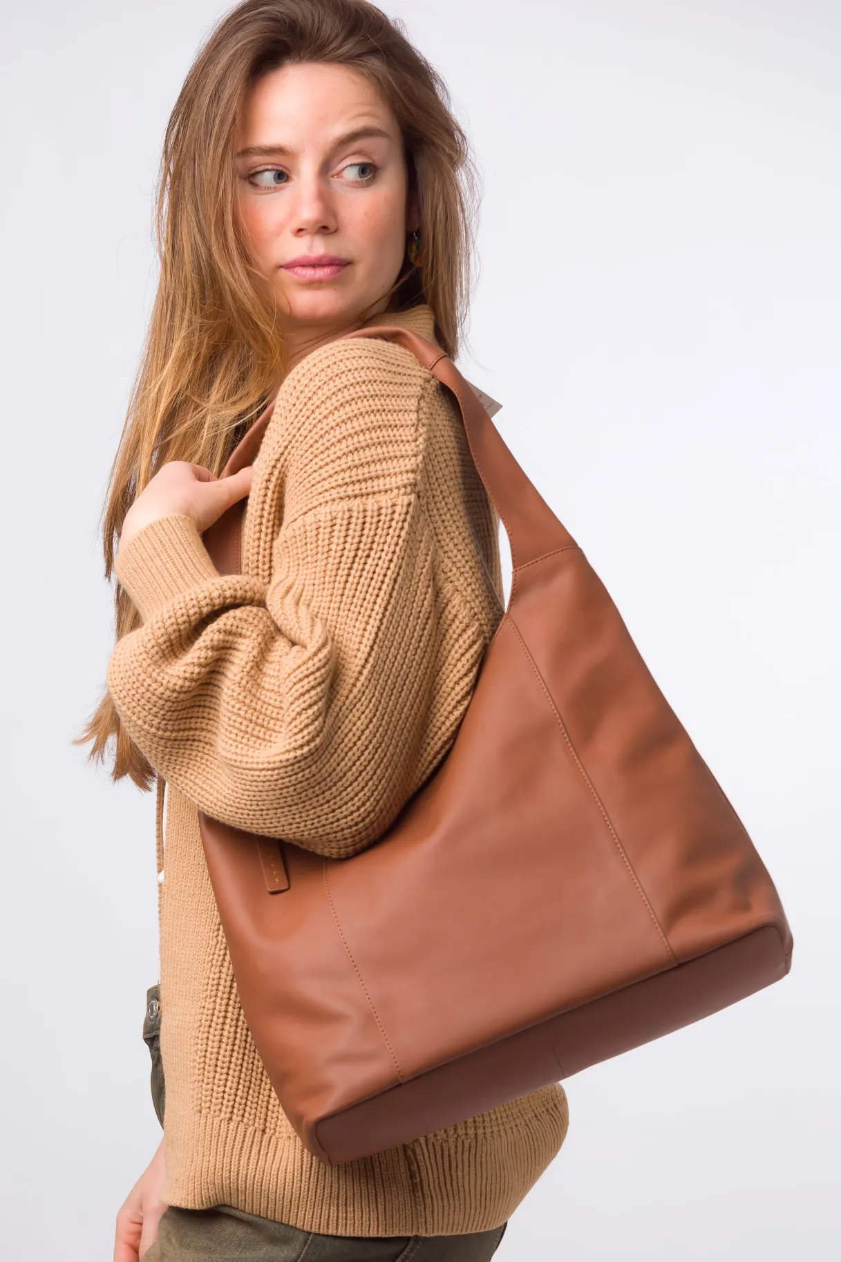 Nina' Oak Leather Shoulder Bag
