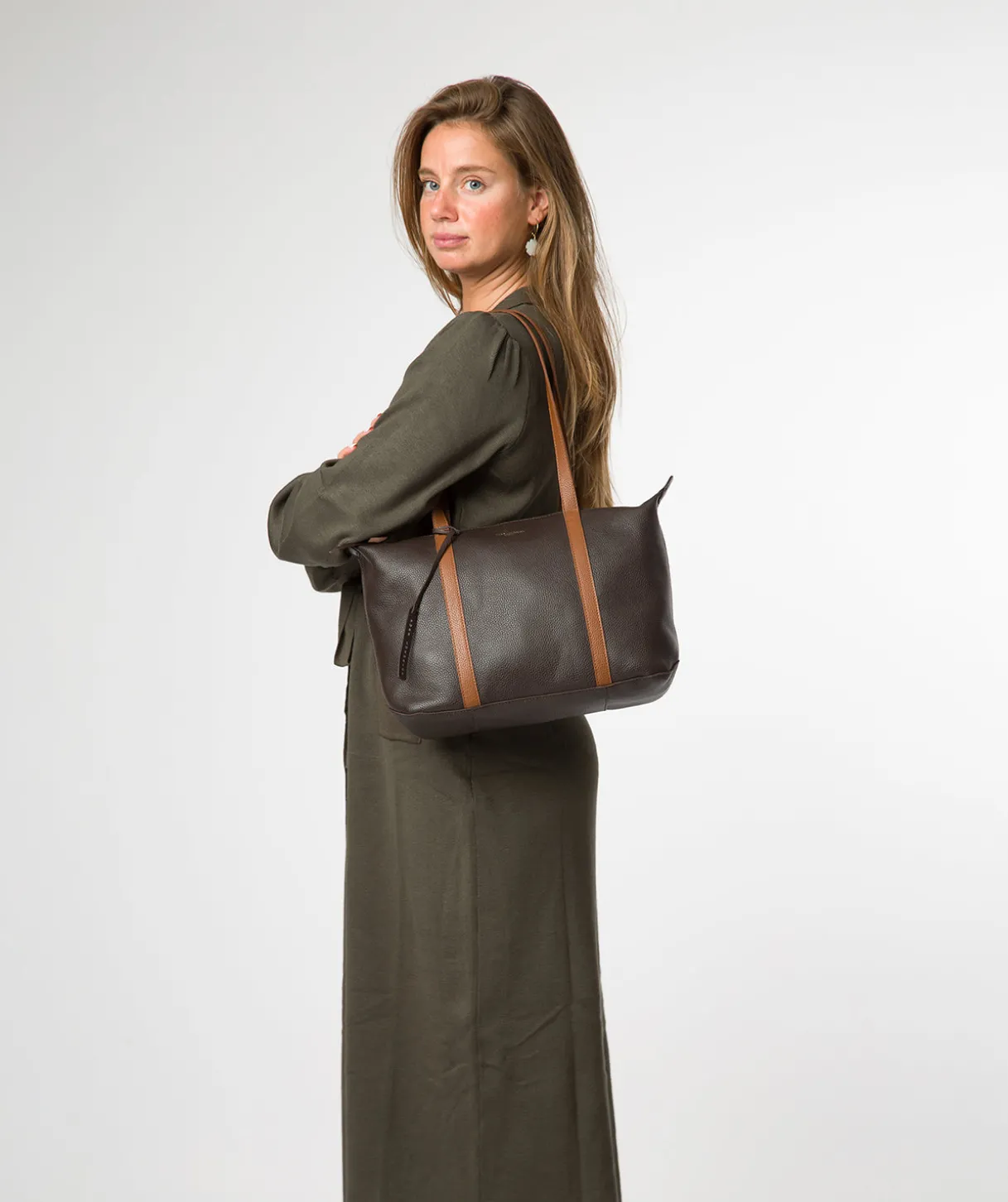 Niva' Espresso & Rich Tan Leather Tote Bag