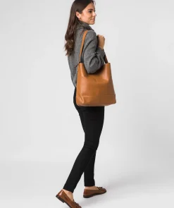 Reynolds' Saddle Tan Vegetable-Tanned Unlined Leather Shoulder Bag